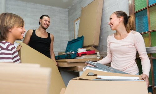 Removal team planning a house move in Westend