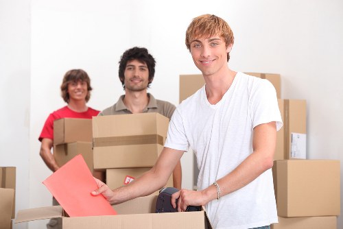 Storage and packing support for a Westend removal service